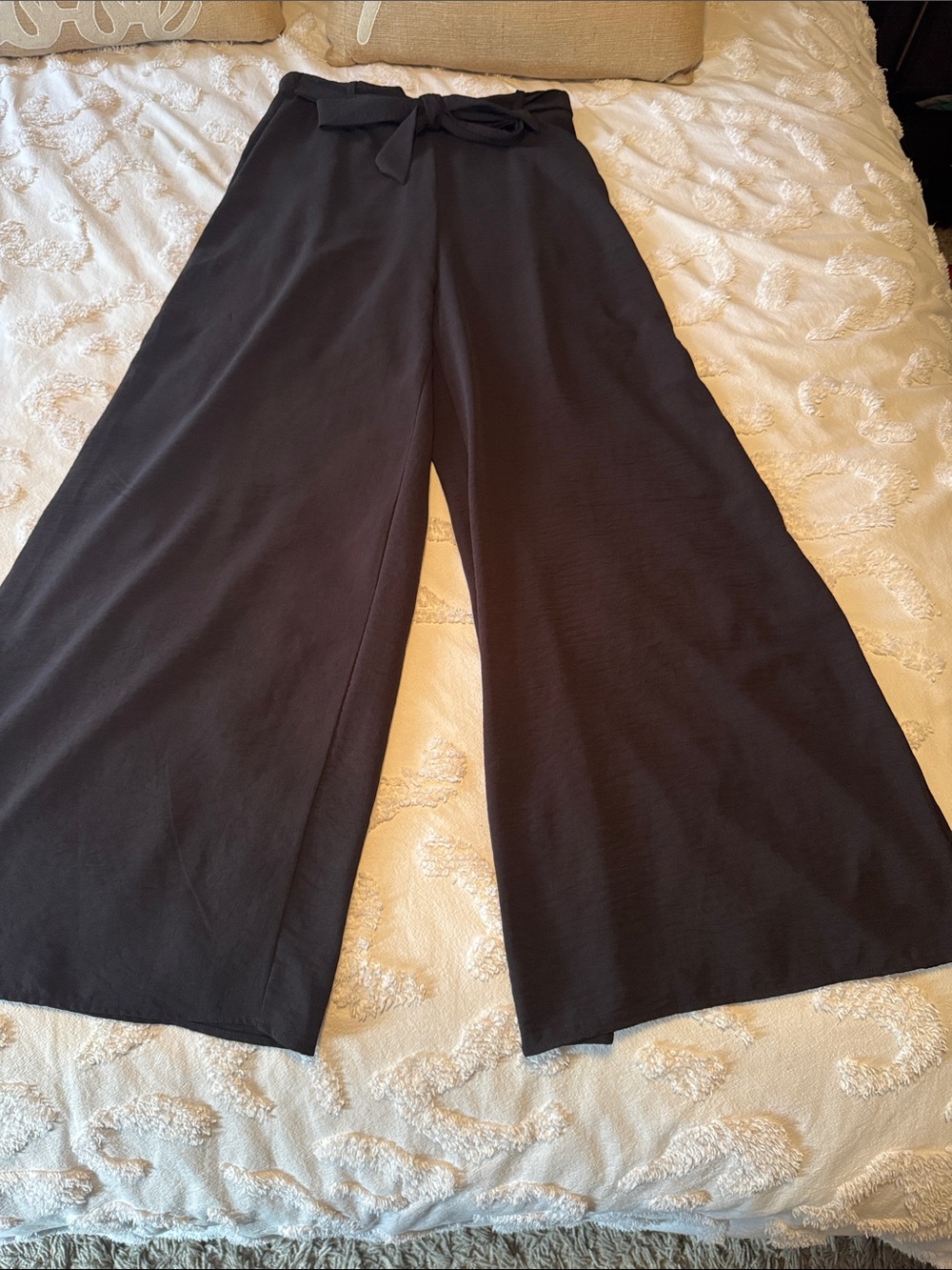 Tie-Waist Wide Leg Pants in Black